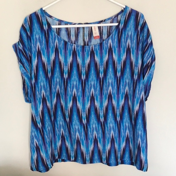 No Boundaries Tops - Cute top from No Boundaries, made from 100% rayon